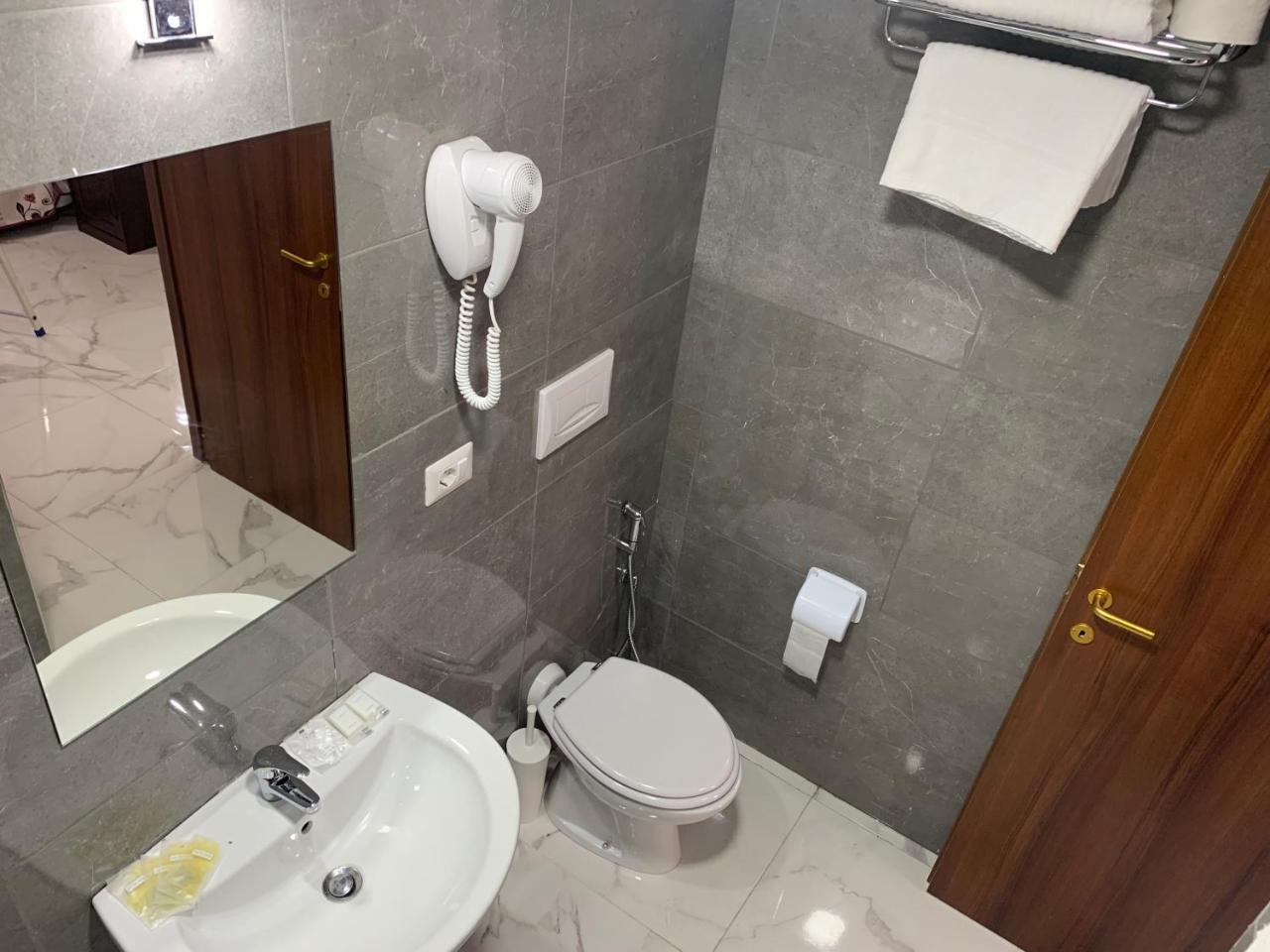Serena House Rome Bagian luar foto